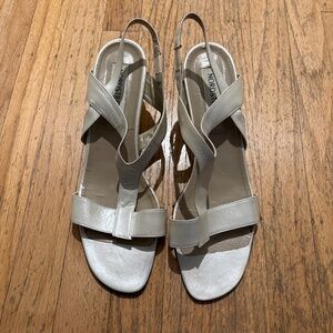 Preloved Nordstrom pearlescent kitten heeled sandals